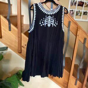 Torrid 4 Black Embroidered dress